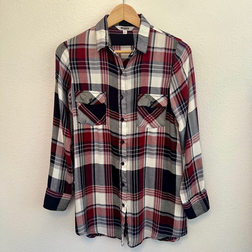 BB Dakota Plaid Button-Up Top in Navy and Burgundy Size S